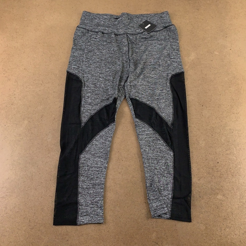 Crush Women's Size 1X Gray Black Mesh Insert Pocketed Capri Length Leggings NWT